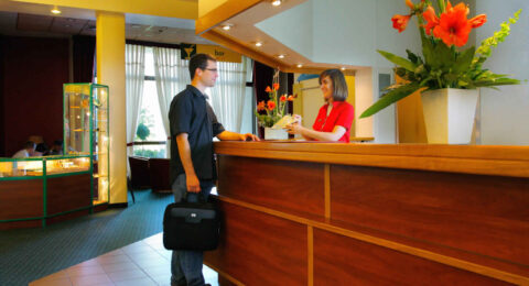 معايير و طرق اختيار الفندق المناسب عند السفر