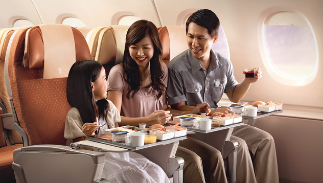 كيف تستمتع برحلتك على متن الطائرة بأرخص التكاليف؟