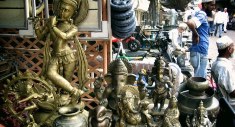 أفضل 7 أسواق في مومباي وأجمل الأماكن السياحية في المدينة لشراء الهدايا التذكارية