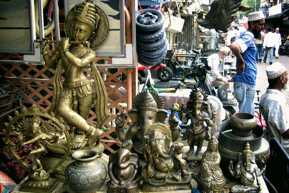 أفضل 7 أسواق في مومباي وأجمل الأماكن السياحية في المدينة لشراء الهدايا التذكارية 