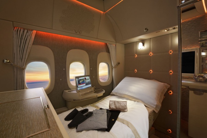 طيران الإمارات تكشف عن أجنحة جديدة من طراز بوينج 777 خلال سوق السفر العربي 