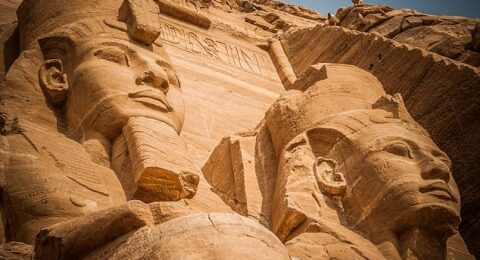 غرامة 10 آلاف جنيه لمعترضي السياح بالمناطق الأثرية في مصر