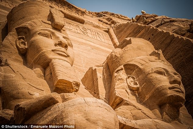 غرامة 10 آلاف جنيه لمعترضي السياح بالمناطق الأثرية في مصر 