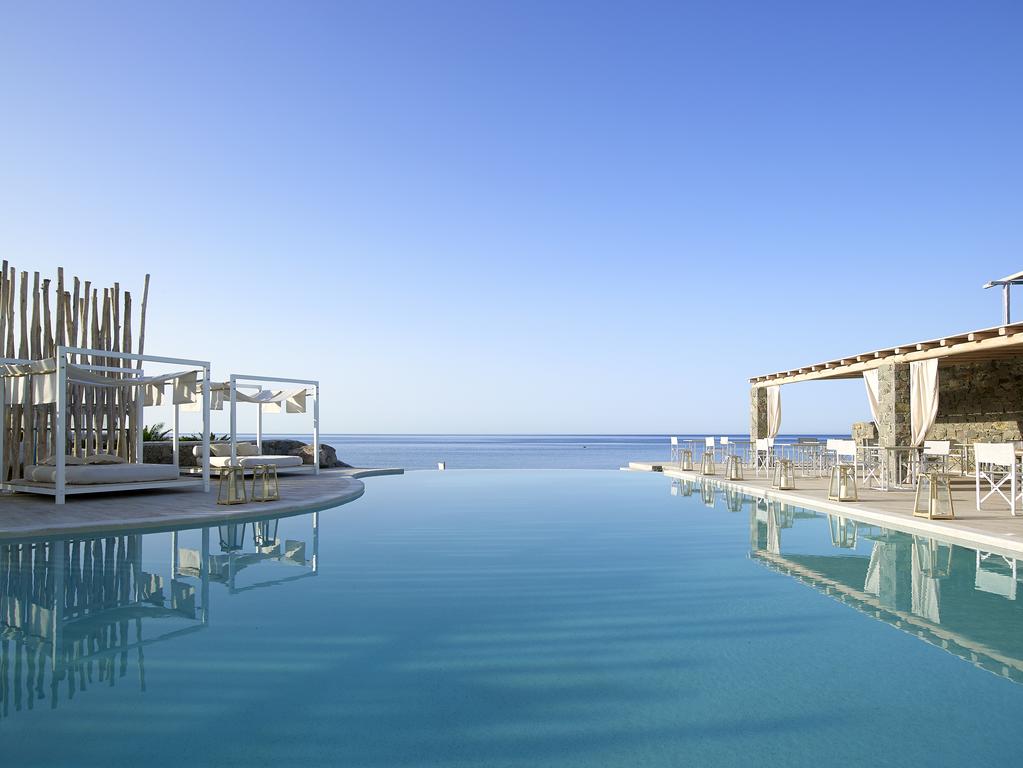 أفضل فنادق ميلوس اليونان لإقامة مثالية في أحضان الطبيعة 