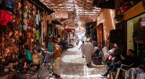 دليل الزائر الكامل لاكتشاف أسواق مراكش