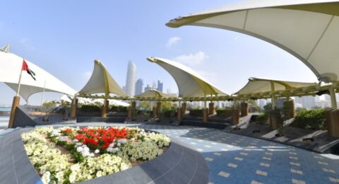 منتزه شاطئ الكورنيش في أبوظبي أفضل حديقة شعبية في العالم