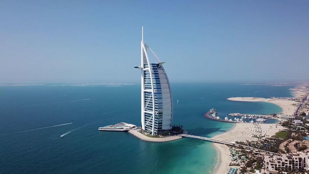 افضل منتجعات دبي على البحر مباشرة حيث المتعة والهدوء 