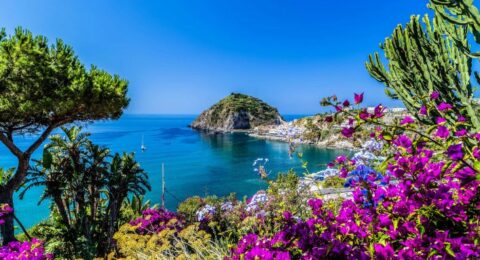 السياحة في جزيرة ايشيا الإيطالية وأفضل الأماكن الممتعة للزيارة