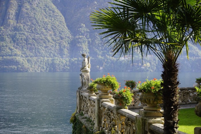 دليل السفر إلى بحيرة كومو في إيطاليا وأجمل الأماكن للزيارة 