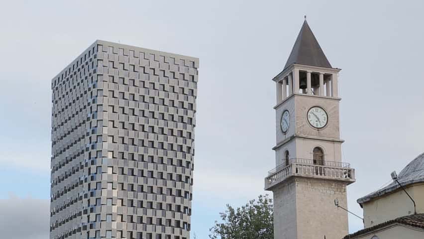 برج الساعة في تيرانا
