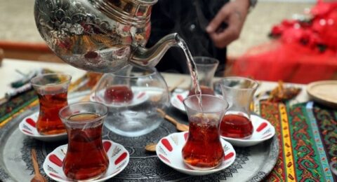بهدف جذب المزيد من السائحين .. سوق جديد لثقافة تناول الشاي التركي في ريزه