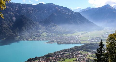 السفر إلى مدينة إنترلاكن .. رحلة إلى عالم الطبيعة والترفيه في سويسرا