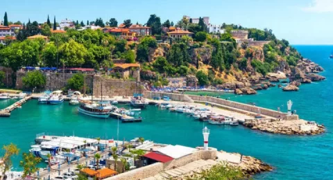 6 وجهات رخيصة على البحر المتوسط لعطلة ربيعية بأسعار معقولة