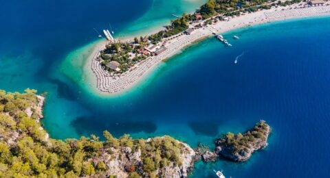 تصنيف شاطئ أولودينيز بلو لاجون في تركيا كأحد أفضل الشواطئ في العالم