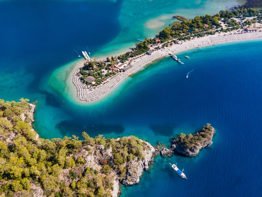 تصنيف شاطئ أولودينيز بلو لاجون في تركيا كأحد أفضل الشواطئ في العالم 