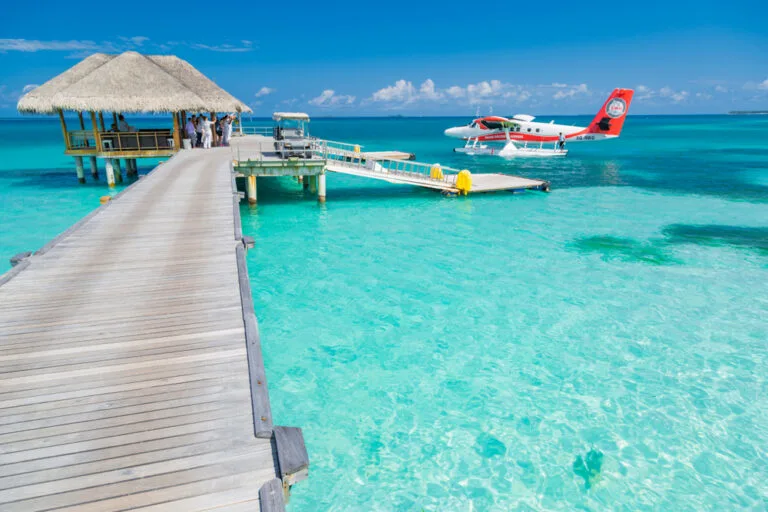ما هي تكلفة الرحلة إلى جزر المالديف في عام 2024؟ 